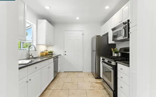 1024 Pleasant Valley Dr